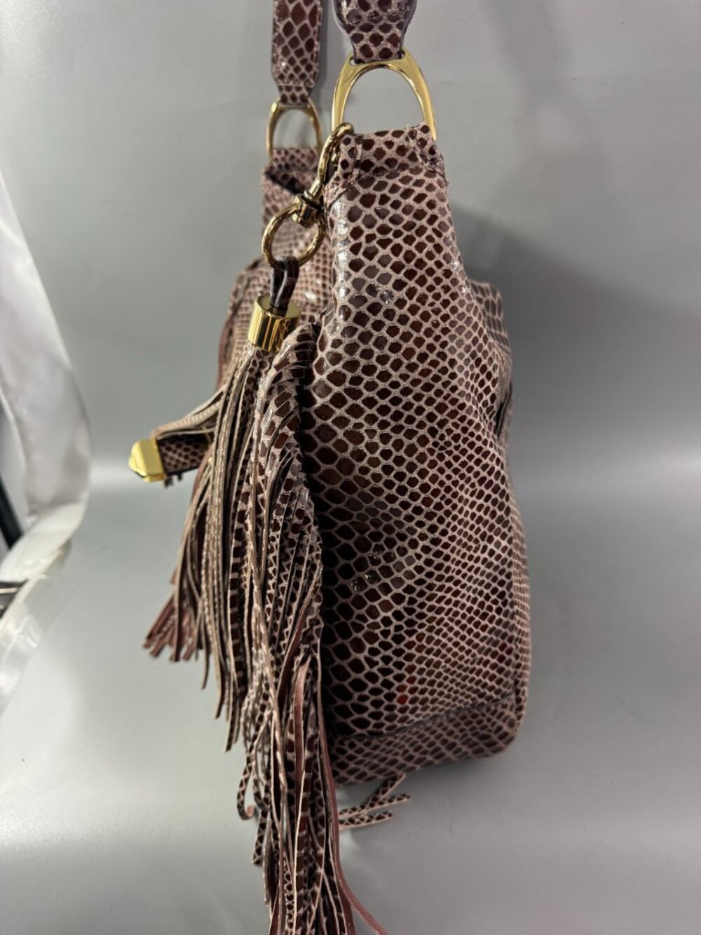 NWOT G.I.L.I Sienna Cobra Brown Leather Stirrup Fringe Hobo Bag - Picture 4 of 15